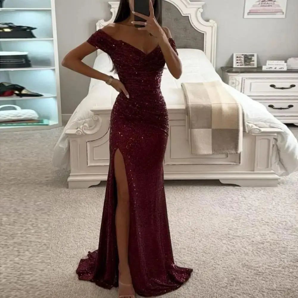 2025 elegante vestido con hombros descubiertos, vestido con cuello en V, lentejuelas plisadas, manga corta, cintura ajustada, Maxi vestido de fiesta de noche dividido - SYN PERU