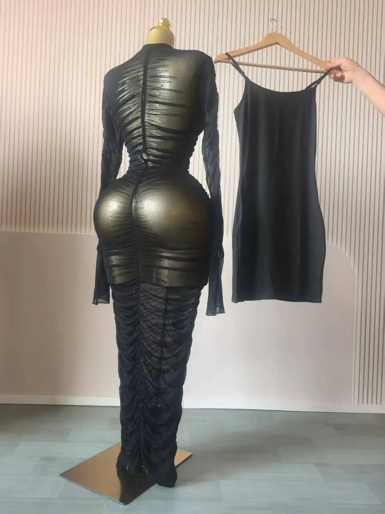 CM.YAYA mujeres acampanadas de manga larga apiladas de malla fruncida transparente con vestido sin mangas Maxi vestido largo 2025 cumpleaños vestidos de fiesta sexy - SYN PERU
