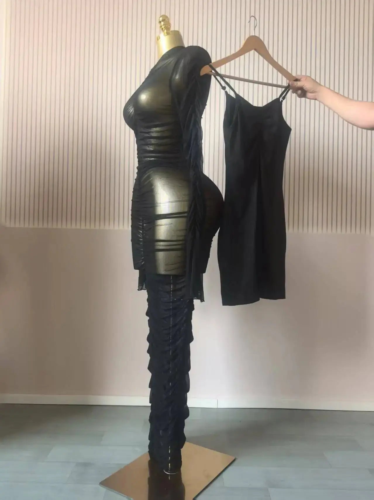 CM.YAYA mujeres acampanadas de manga larga apiladas de malla fruncida transparente con vestido sin mangas Maxi vestido largo 2025 cumpleaños vestidos de fiesta sexy - SYN PERU
