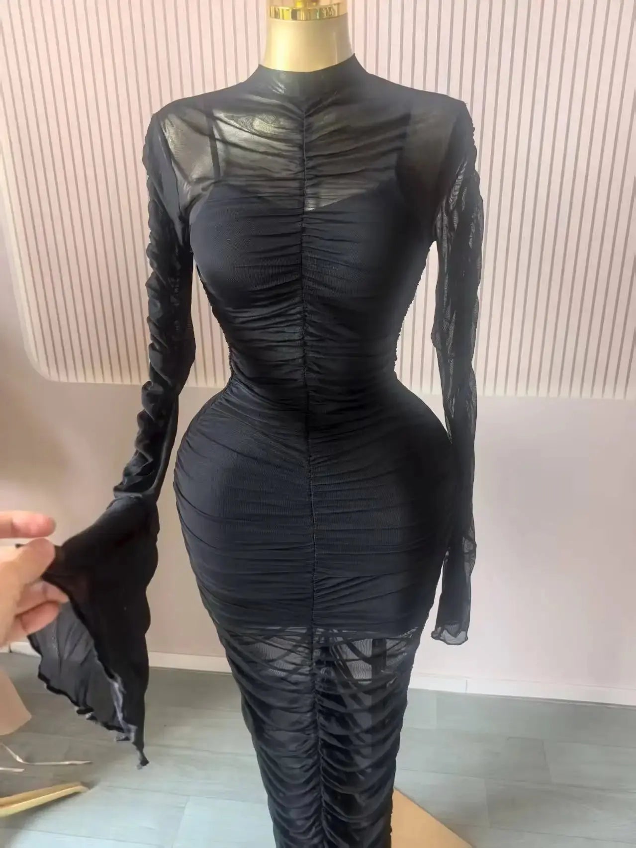 CM.YAYA mujeres acampanadas de manga larga apiladas de malla fruncida transparente con vestido sin mangas Maxi vestido largo 2025 cumpleaños vestidos de fiesta sexy - SYN PERU