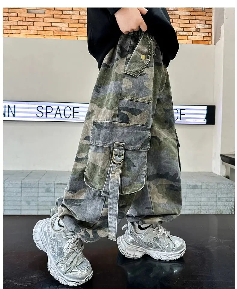 Nuevos pantalones Cargo de camuflaje con múltiples bolsillos y estilo de otoño para niños y adolescentes, pantalones holgados informales Harajuku Hip Hop y2k 5 - 14 T - SYN PERU