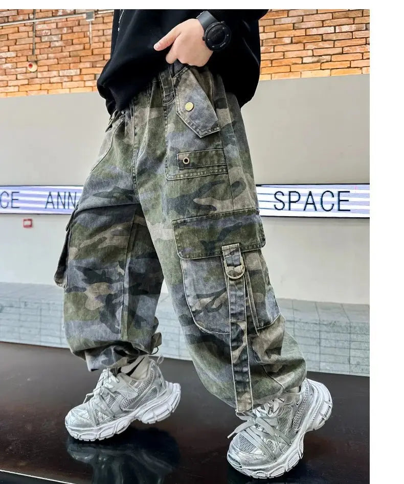 Nuevos pantalones Cargo de camuflaje con múltiples bolsillos y estilo de otoño para niños y adolescentes, pantalones holgados informales Harajuku Hip Hop y2k 5 - 14 T - SYN PERU