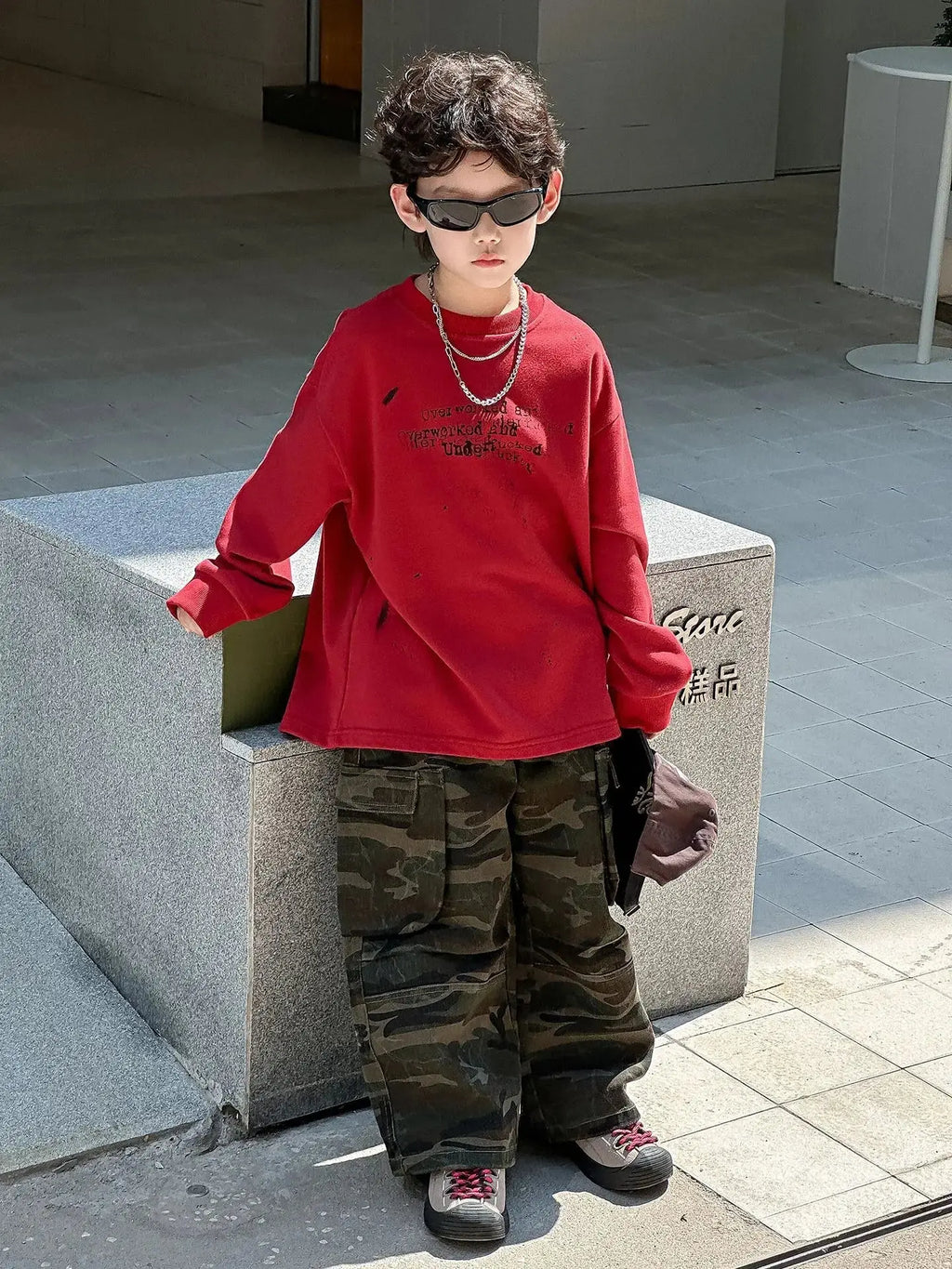 Otoño nuevos niños guapos pantalones casuales de pierna ancha 2025 ropa para niños niños moda todo fósforo pantalones Cargo de camuflaje - SYN PERU