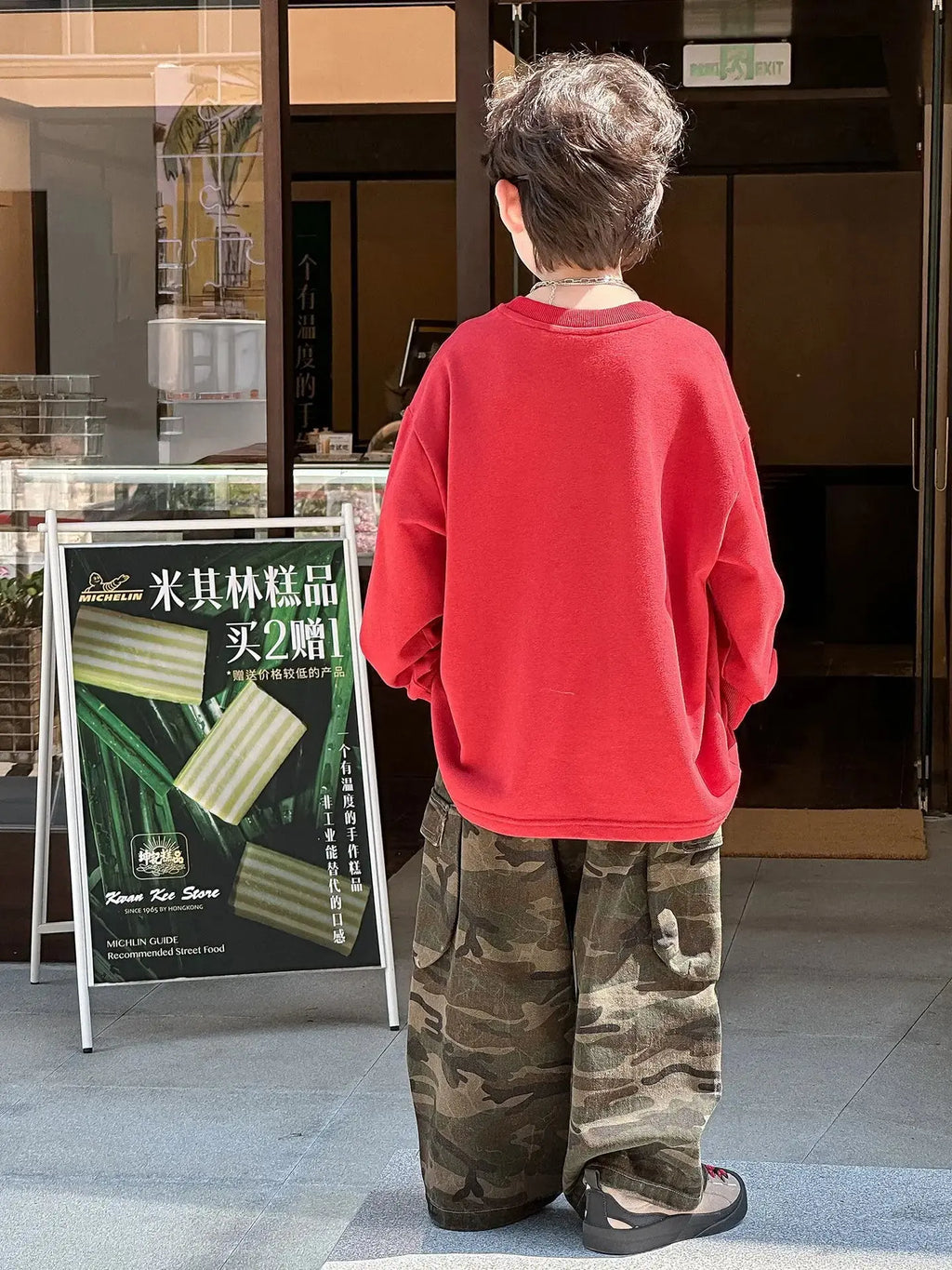 Otoño nuevos niños guapos pantalones casuales de pierna ancha 2025 ropa para niños niños moda todo fósforo pantalones Cargo de camuflaje - SYN PERU