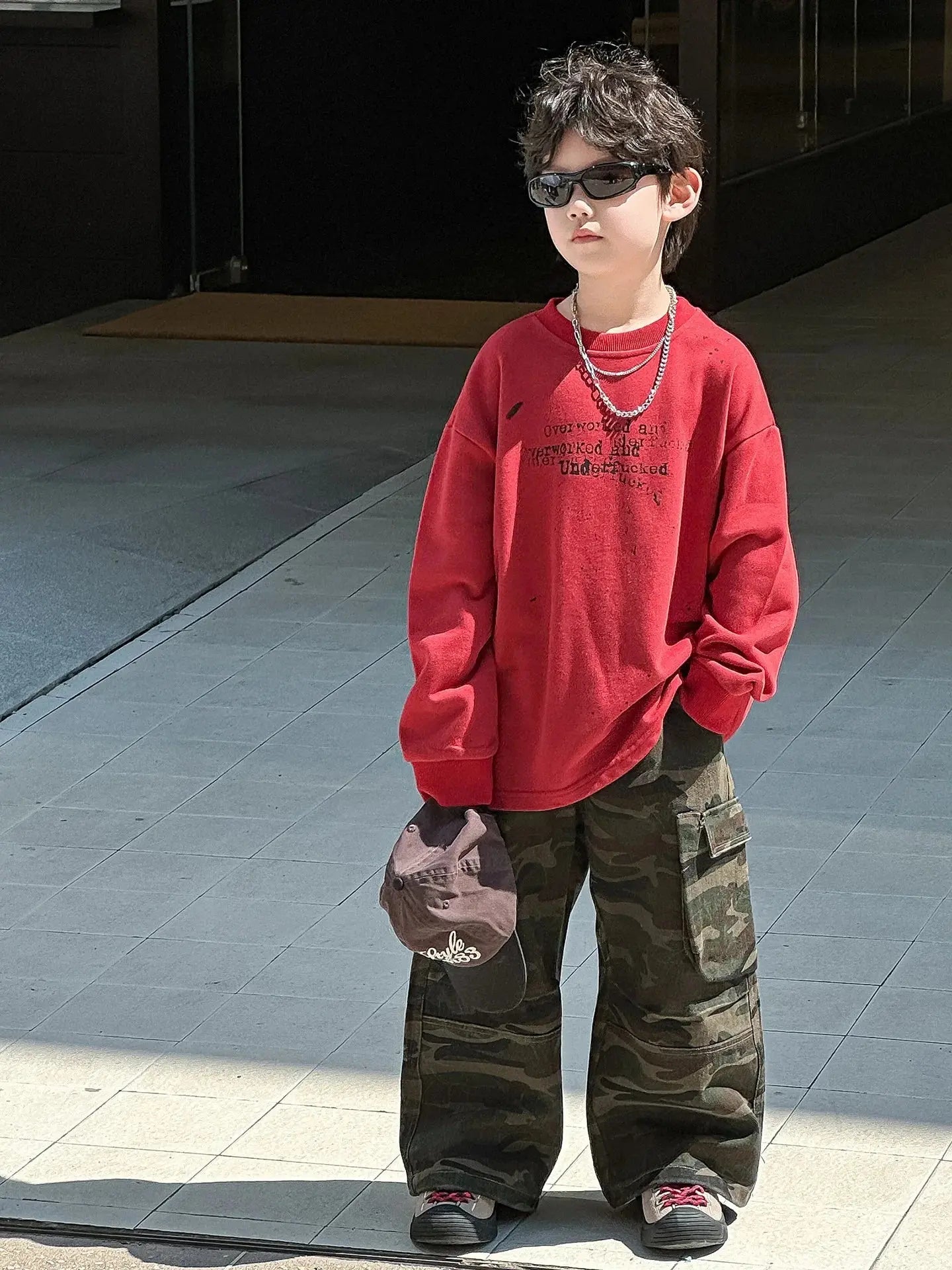 Otoño nuevos niños guapos pantalones casuales de pierna ancha 2025 ropa para niños niños moda todo fósforo pantalones Cargo de camuflaje - SYN PERU