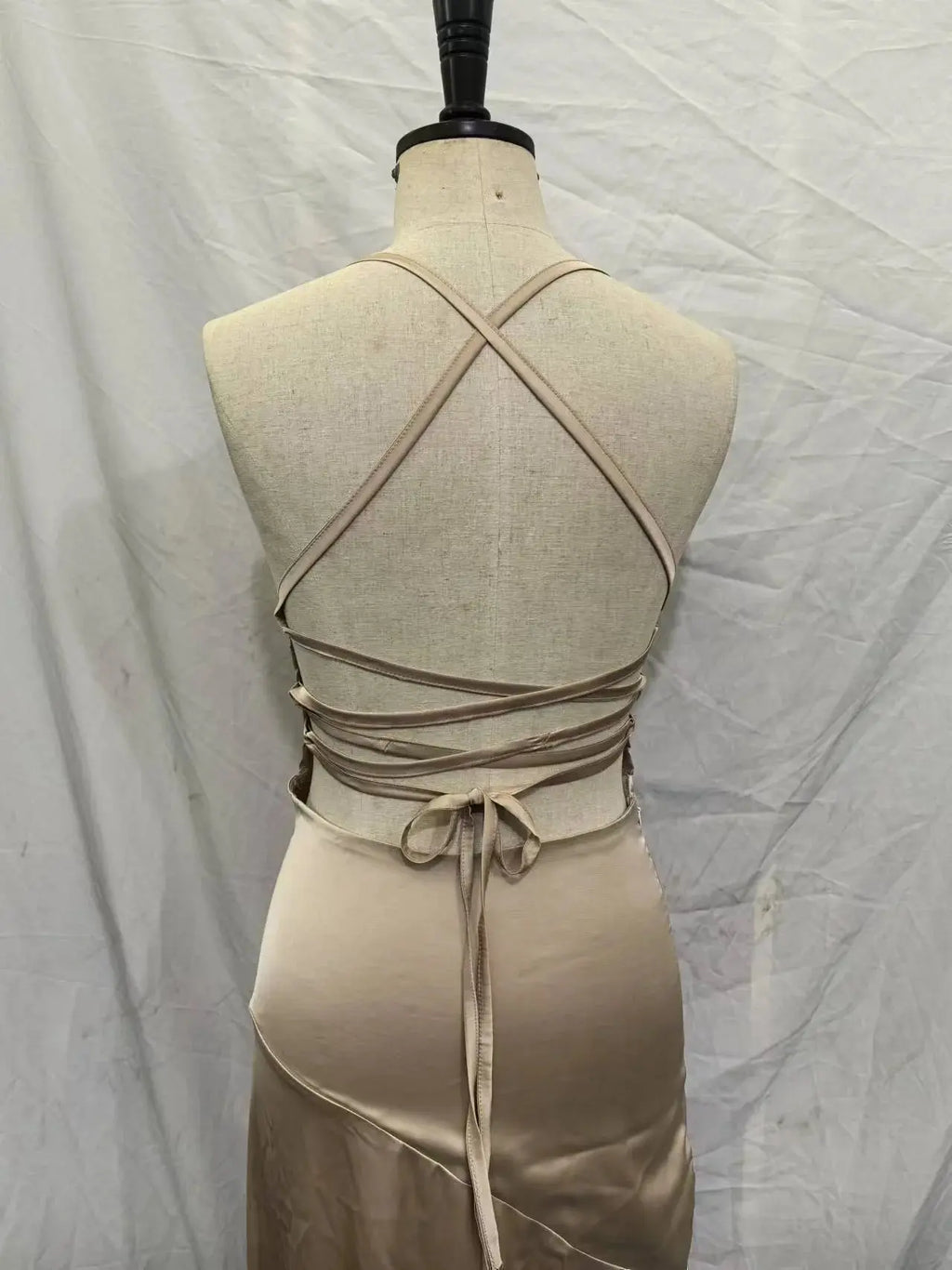 Vestidos elegantes con espalda descubierta y dobladillo dividido para mujer, Vestidos ajustados con tirantes finos para fiesta de cóctel y Club, Vestidos con cordones lisos de satén a la moda - SYN PERU